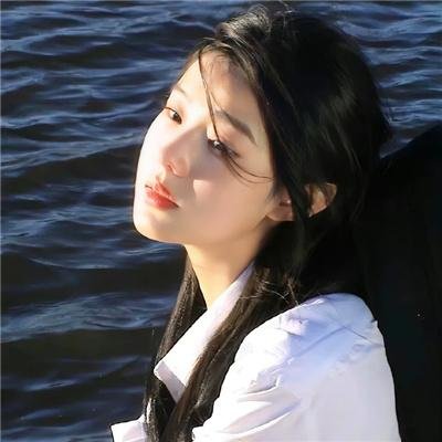 黑衣女孩